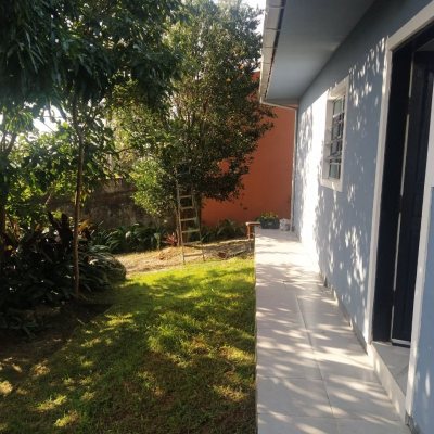 Casa Residencial com 85m², 2 quartos, 3 garagens, no bairro Ribeirão Da Ilha em Florianópolis