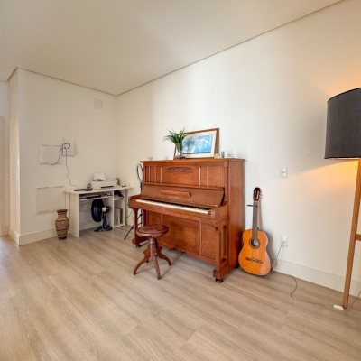 Apartamentos com 180m², 3 quartos, 3 suítes, 2 garagens, no bairro Novo Campeche em Florianopolis