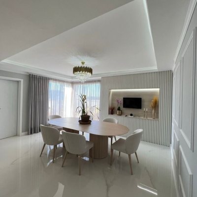 Cobertura com 195m², 3 quartos, 3 suítes, 2 garagens, no bairro Ingleses do Rio Vermelho em Florianópolis