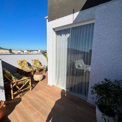 Cobertura com 195m², 3 quartos, 3 suítes, 2 garagens, no bairro Ingleses do Rio Vermelho em Florianópolis