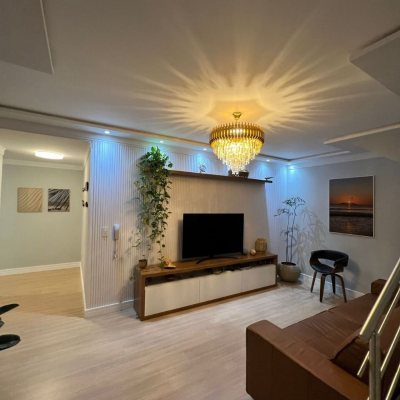 Cobertura com 195m², 3 quartos, 3 suítes, 2 garagens, no bairro Ingleses do Rio Vermelho em Florianópolis