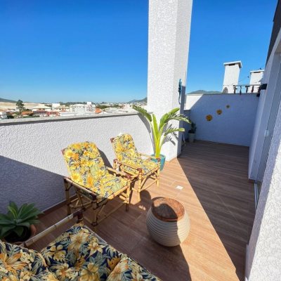 Cobertura com 195m², 3 quartos, 3 suítes, 2 garagens, no bairro Ingleses do Rio Vermelho em Florianópolis