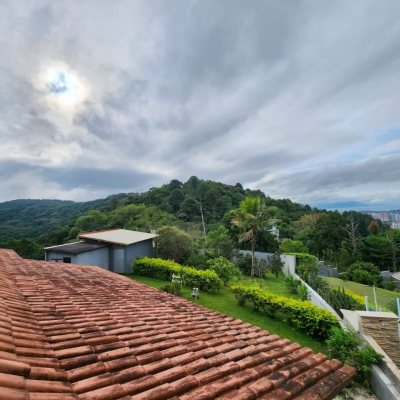 Casa em Condomínio com 302m², 4 quartos, 1 suíte, 4 garagens, no bairro Bosque Das Mansões em São José