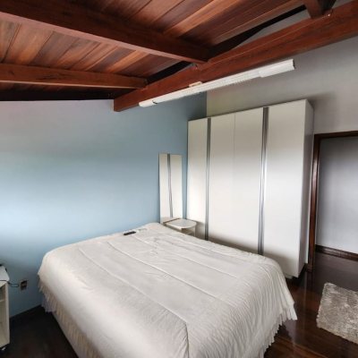 Casa em Condomínio com 302m², 4 quartos, 1 suíte, 4 garagens, no bairro Bosque Das Mansões em São José