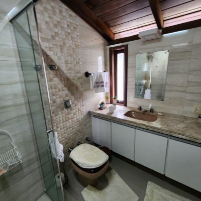 Casa em Condomínio com 302m², 4 quartos, 1 suíte, 4 garagens, no bairro Bosque Das Mansões em São José