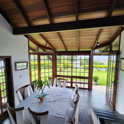 Casa em Condomínio com 302m², 4 quartos, 1 suíte, 4 garagens, no bairro Bosque Das Mansões em São José