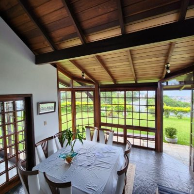 Casa em Condomínio com 302m², 4 quartos, 1 suíte, 4 garagens, no bairro Bosque Das Mansões em São José