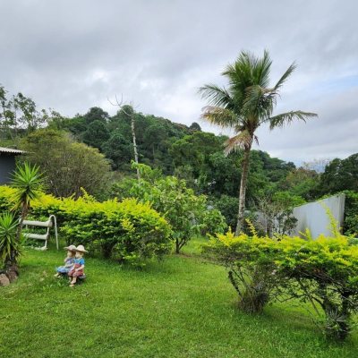 Casa em Condomínio com 302m², 4 quartos, 1 suíte, 4 garagens, no bairro Bosque Das Mansões em São José