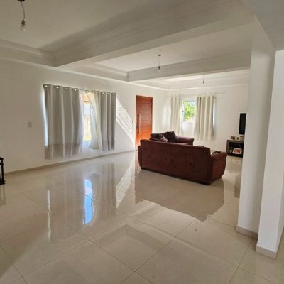 Casa Residencial com 470m², 5 quartos, 1 suíte, 3 garagens, no bairro São João Do Rio Vermelho em Florianópolis