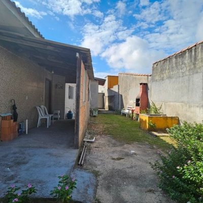 Casa Residencial com 470m², 5 quartos, 1 suíte, 3 garagens, no bairro São João Do Rio Vermelho em Florianópolis