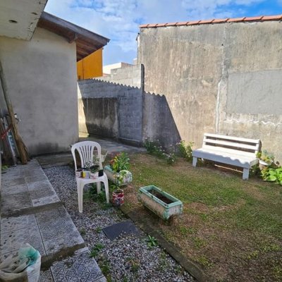 Casa Residencial com 470m², 5 quartos, 1 suíte, 3 garagens, no bairro São João Do Rio Vermelho em Florianópolis