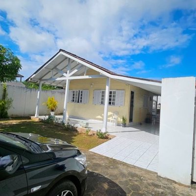 Casa Residencial com 470m², 5 quartos, 1 suíte, 3 garagens, no bairro São João Do Rio Vermelho em Florianópolis