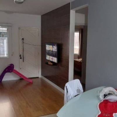 Casa Residencial com 105m², 2 quartos, 2 garagens, no bairro Forquilhas em São José