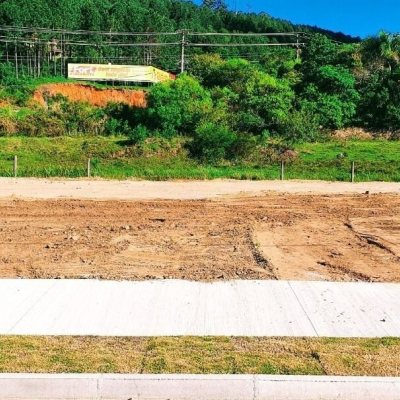 Terrenos Residenciais com 360m², no bairro Canasvieiras em Florianópolis