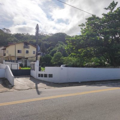 Terreno Comercial/Residencial com 487m², no bairro Centro em São José