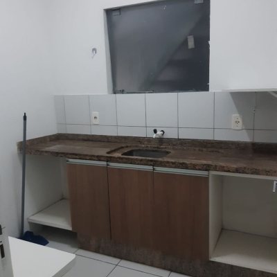Loja com 130m², no bairro Campinas em São José