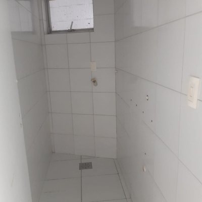 Loja com 130m², no bairro Campinas em São José