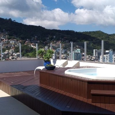 Cobertura com 173m², 2 quartos, 1 suíte, 1 garagem, no bairro Centro em Florianópolis