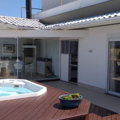 Cobertura com 173m², 2 quartos, 1 suíte, 1 garagem, no bairro Centro em Florianópolis