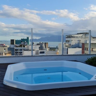 Cobertura com 173m², 2 quartos, 1 suíte, 1 garagem, no bairro Centro em Florianópolis