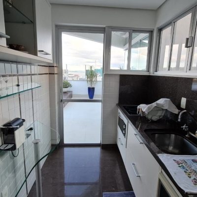 Cobertura com 173m², 2 quartos, 1 suíte, 1 garagem, no bairro Centro em Florianópolis