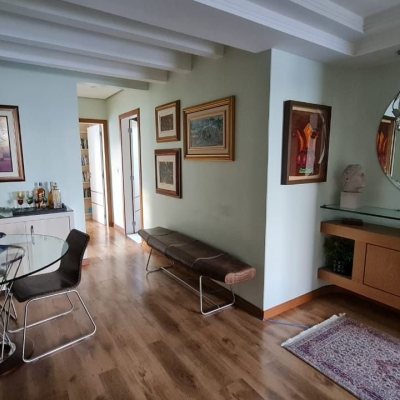 Cobertura com 173m², 2 quartos, 1 suíte, 1 garagem, no bairro Centro em Florianópolis