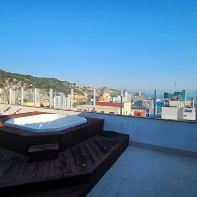Cobertura com 173m², 2 quartos, 1 suíte, 1 garagem, no bairro Centro em Florianópolis