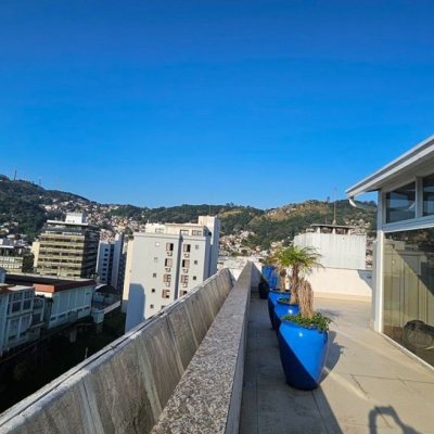 Cobertura com 173m², 2 quartos, 1 suíte, 1 garagem, no bairro Centro em Florianópolis