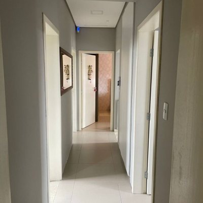 Casa Residencial com 350m², 4 quartos, 1 suíte, 2 garagens, no bairro Coqueiros em Florianópolis