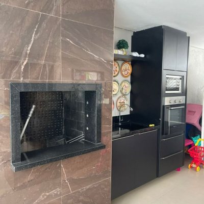 Casa Residencial com 350m², 4 quartos, 1 suíte, 2 garagens, no bairro Coqueiros em Florianópolis