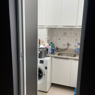 Casa Residencial com 350m², 4 quartos, 1 suíte, 2 garagens, no bairro Coqueiros em Florianópolis