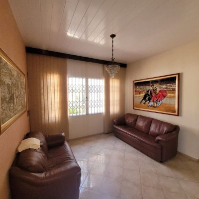 Casa Residencial com 138m², 3 quartos, 1 suíte, 4 garagens, no bairro Balneário em Florianópolis