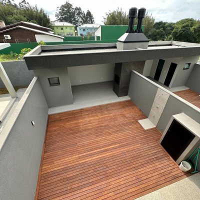 Casa Residencial com 165m², 3 quartos, 3 suítes, 4 garagens, no bairro Ingleses do Rio Vermelho em Florianópolis