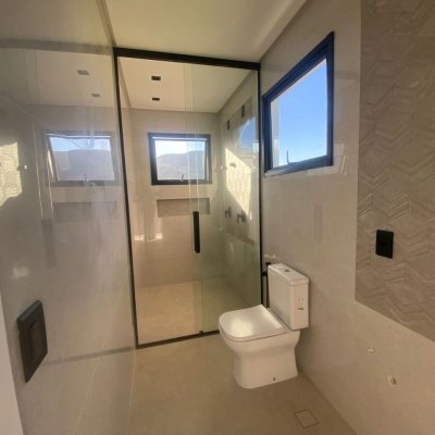 Casa Residencial com 187m², 3 quartos, 1 suíte, 1 garagem, no bairro Pedra Branca em Palhoça