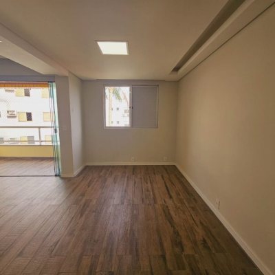 Apartamentos com 108m², 3 quartos, 1 suíte, 1 garagem, no bairro Bom Abrigo em Florianópolis