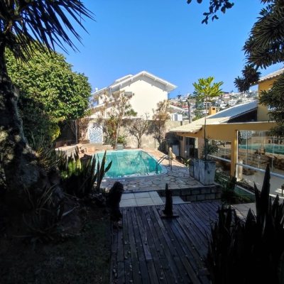Casa em Condomínio com 287m², 6 quartos (sendo 4 suítes), 3 garagens, no bairro Bosque Das Mansões em São José