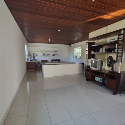Casa em Condomínio com 287m², 6 quartos (sendo 4 suítes), 3 garagens, no bairro Bosque Das Mansões em São José