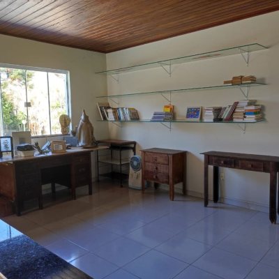 Casa em Condomínio com 287m², 6 quartos (sendo 4 suítes), 3 garagens, no bairro Bosque Das Mansões em São José