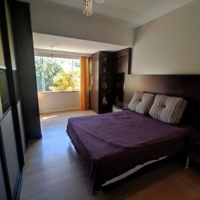Casa em Condomínio com 287m², 6 quartos (sendo 4 suítes), 3 garagens, no bairro Bosque Das Mansões em São José