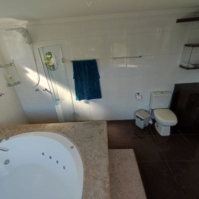 Casa em Condomínio com 287m², 6 quartos (sendo 4 suítes), 3 garagens, no bairro Bosque Das Mansões em São José
