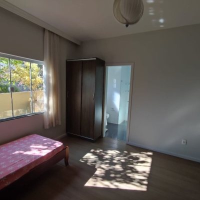 Casa em Condomínio com 287m², 6 quartos (sendo 4 suítes), 3 garagens, no bairro Bosque Das Mansões em São José