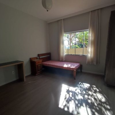 Casa em Condomínio com 287m², 6 quartos (sendo 4 suítes), 3 garagens, no bairro Bosque Das Mansões em São José