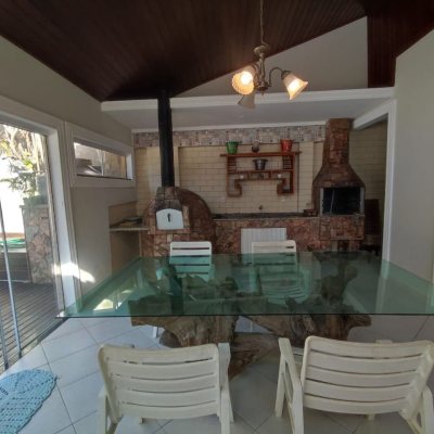 Casa em Condomínio com 287m², 6 quartos (sendo 4 suítes), 3 garagens, no bairro Bosque Das Mansões em São José