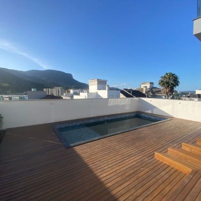 Casa Residencial com 300m², 3 quartos, 2 suítes, 2 garagens, no bairro Pedra Branca em Palhoça