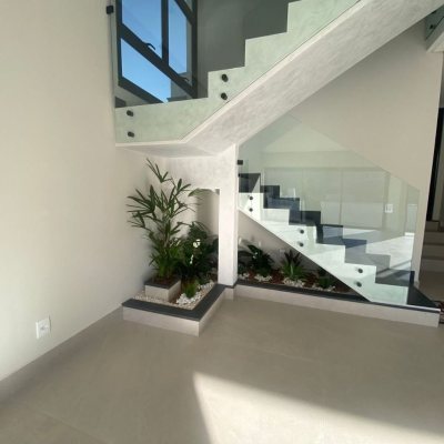 Casa Residencial com 300m², 3 quartos, 2 suítes, 2 garagens, no bairro Pedra Branca em Palhoça