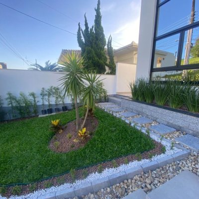 Casa Residencial com 300m², 3 quartos, 2 suítes, 2 garagens, no bairro Pedra Branca em Palhoça