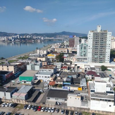 Cobertura com 348m², 4 quartos, 2 suítes, 4 garagens, no bairro Estreito em Florianópolis