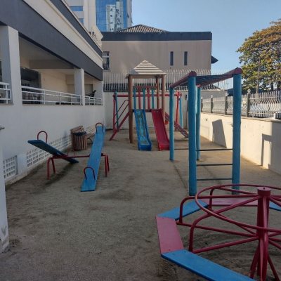 Cobertura com 348m², 4 quartos, 2 suítes, 4 garagens, no bairro Estreito em Florianópolis