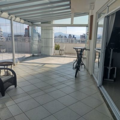 Cobertura com 348m², 4 quartos, 2 suítes, 4 garagens, no bairro Estreito em Florianópolis