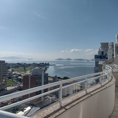 Cobertura com 348m², 4 quartos, 2 suítes, 4 garagens, no bairro Estreito em Florianópolis